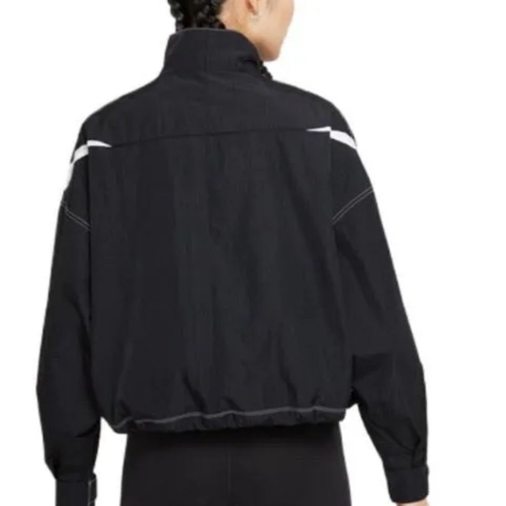NIKE NEW Women’s Sportswear Swoosh Repel Woven Oversized Jacket NWT DR6132-010 - Picture 11 of 15